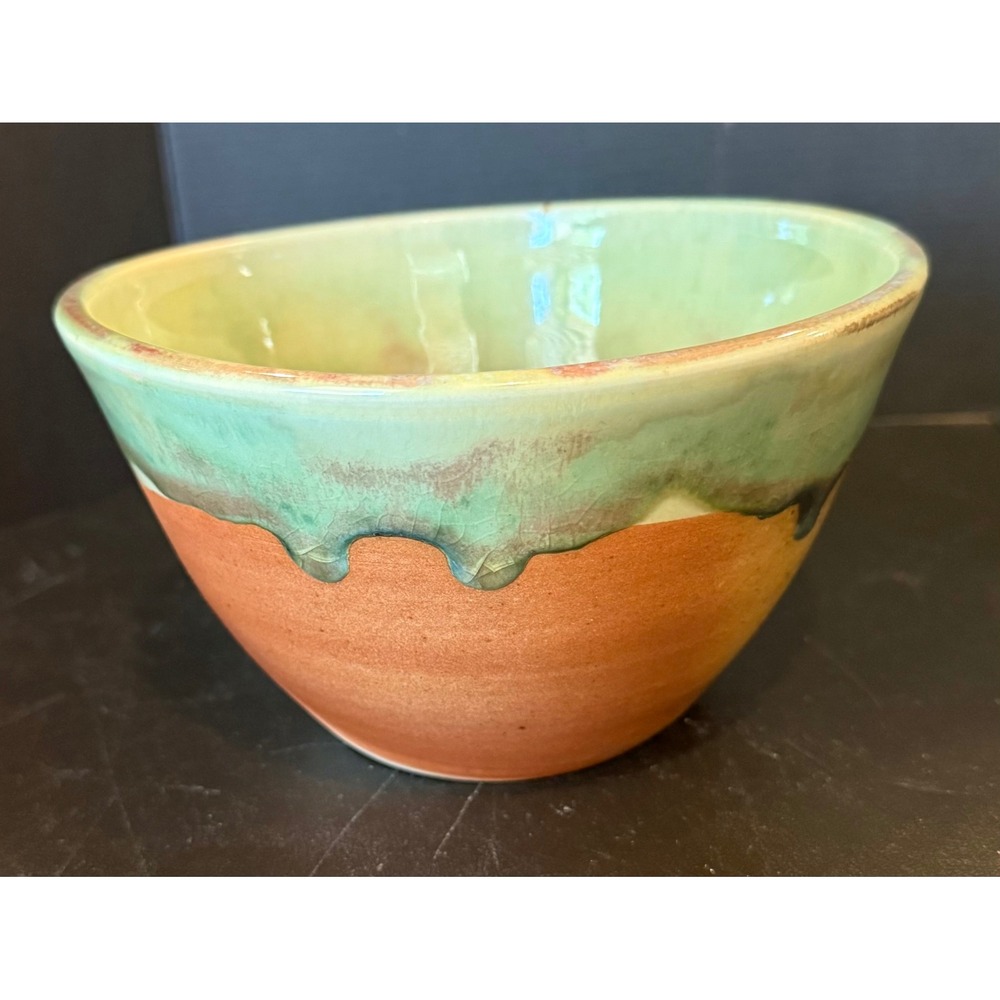 Studio‎ Art Pottery Handcrafted Ceramic Bowl Green Terracotta Glaze Swirl Signed